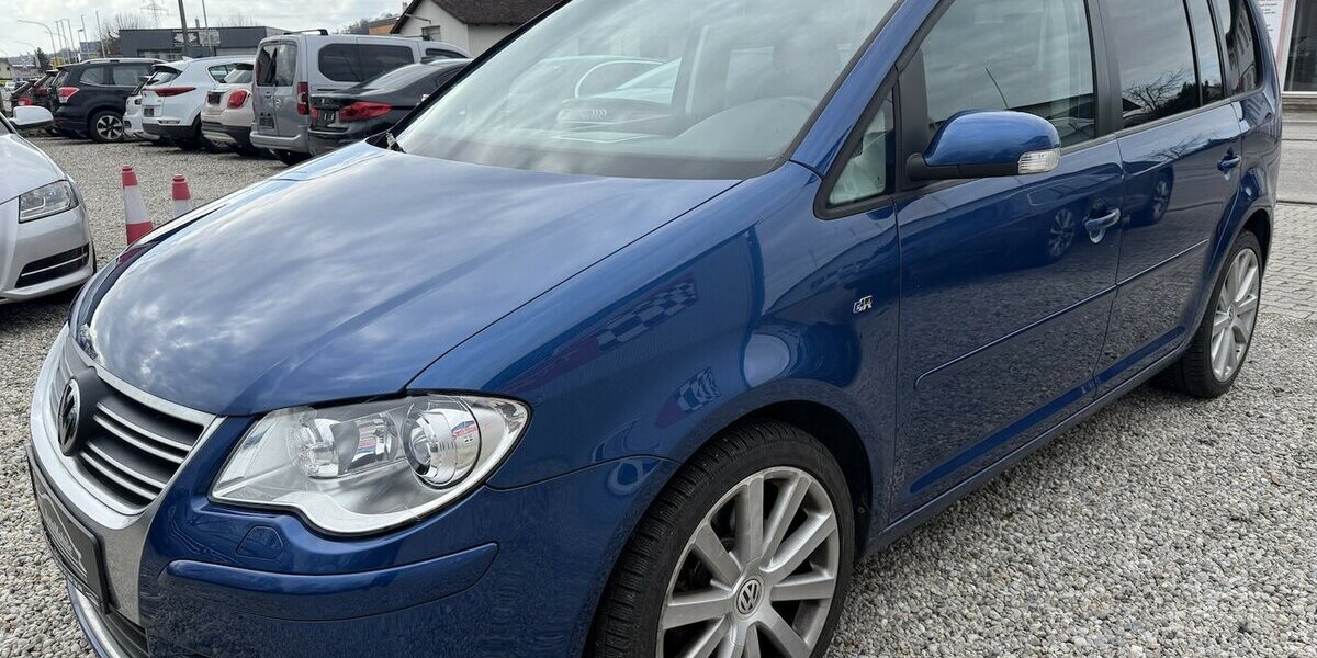 VW Touran 1.4 TSI DSG R-Line Highline Xenon Navi PDC 143.500 km 6.980 &euro; Altdorf 84032