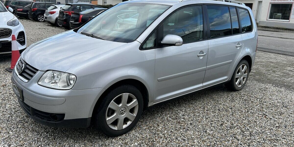 VW Touran 2.0 TDI Highline 7-Sitzer Tempomat AHK 220.000 km 2.000 &euro; Altdorf 84032