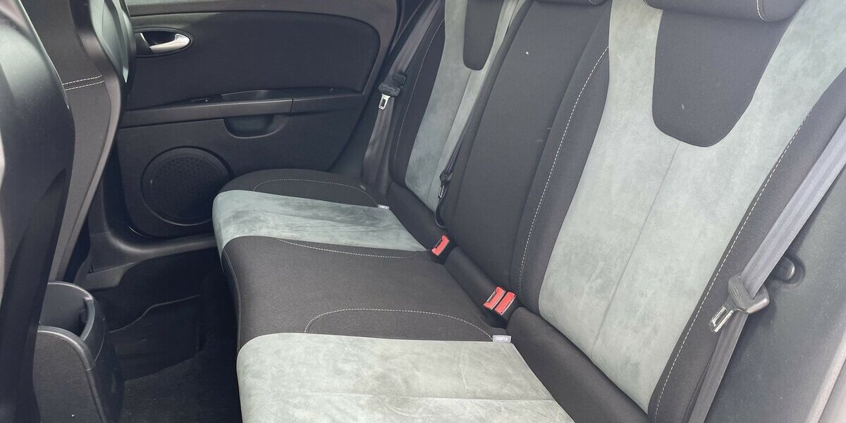 Seat Leon Cupra R LIMITED (178 of 200) WTCC CHAMPION 131.000 km 13.750 &euro; Altdorf 84032