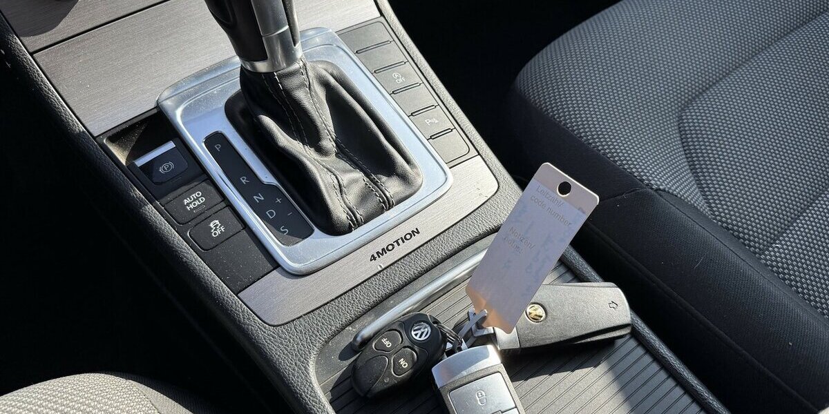 VW Passat Variant 2.0 TDI DSG Business 4Motion Navi 199.700 km 9.700 &euro; Altdorf 84032