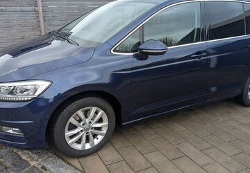 VW Touran 146.000 km 18.700 &euro; Velden 84149