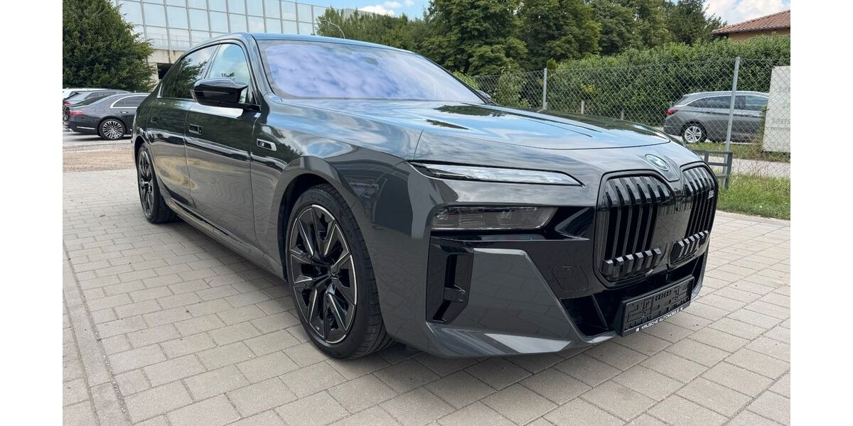 BMW M760 29.200 km 106.990 &euro; Altheim 84051