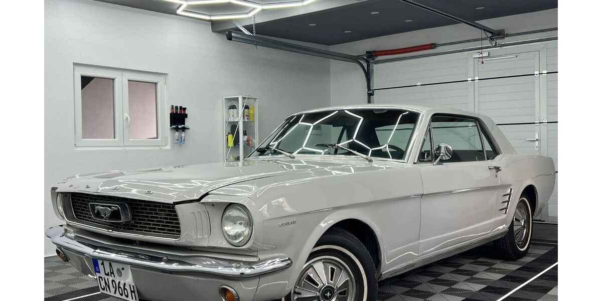 Ford Mustang 45.500 km 27.950 &euro; Altdorf 84032