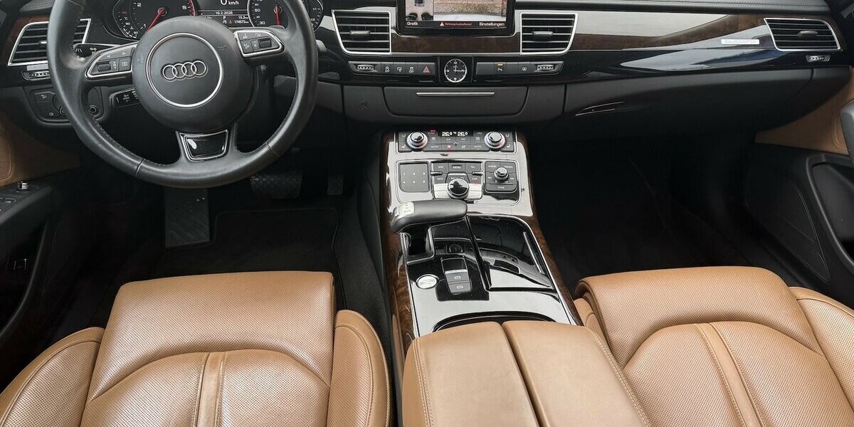 Audi A8 4.2 TDI EXCLUSIVE MATRIX 360°KAMERA MASSAGE 173.600 km 26.980 &euro; Altdorf 84032