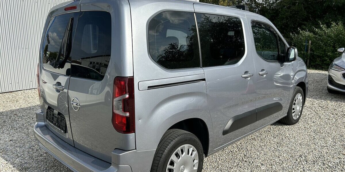 Opel Combo 1.2i Edition 1.HAND Tempomat DAB PDC 54.200 km 15.850 &euro; Altdorf 84032