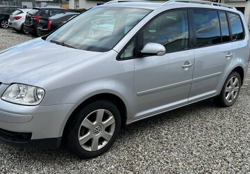 VW Touran 2.0 TDI Highline 7-Sitzer Tempomat AHK 220.000 km 2.000 &euro; Altdorf 84032