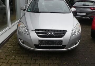 Kia ceed / Ceed 248.865 km 2.950 &euro; Bruckberg 84079