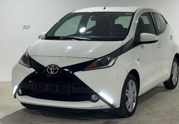 Toyota Aygo (X) 28.900 km 8.990 &euro; Essenbach 84051