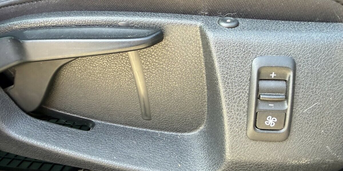 VW Passat Variant 2.0 TDI DSG Business 4Motion Navi 199.700 km 9.700 &euro; Altdorf 84032