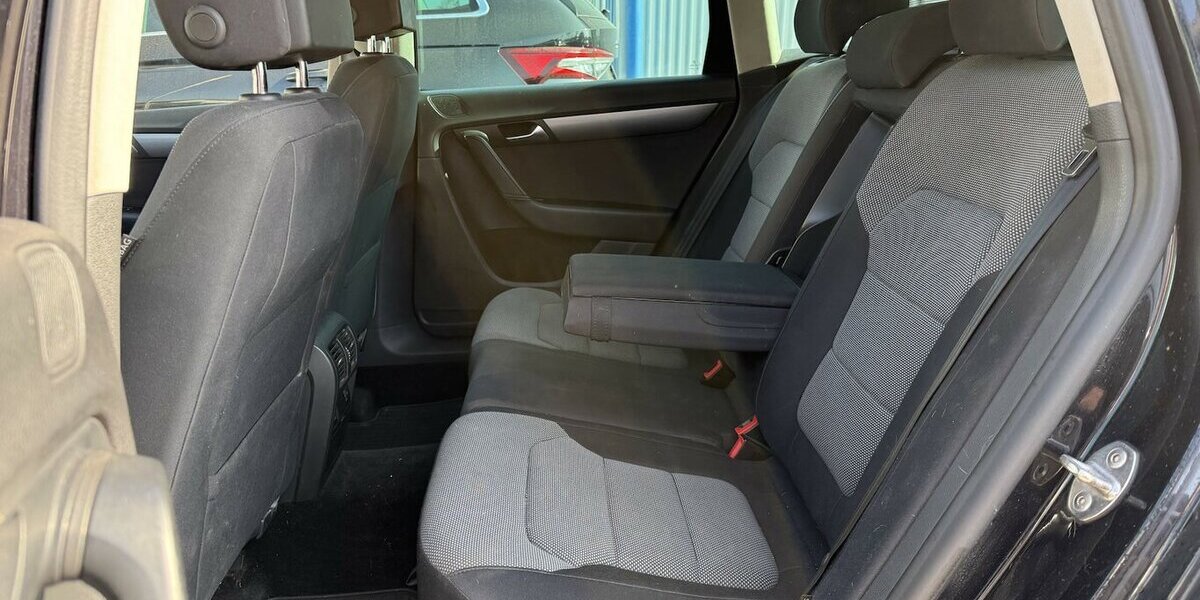 VW Passat Variant 2.0 TDI DSG Business 4Motion Navi 199.700 km 9.700 &euro; Altdorf 84032