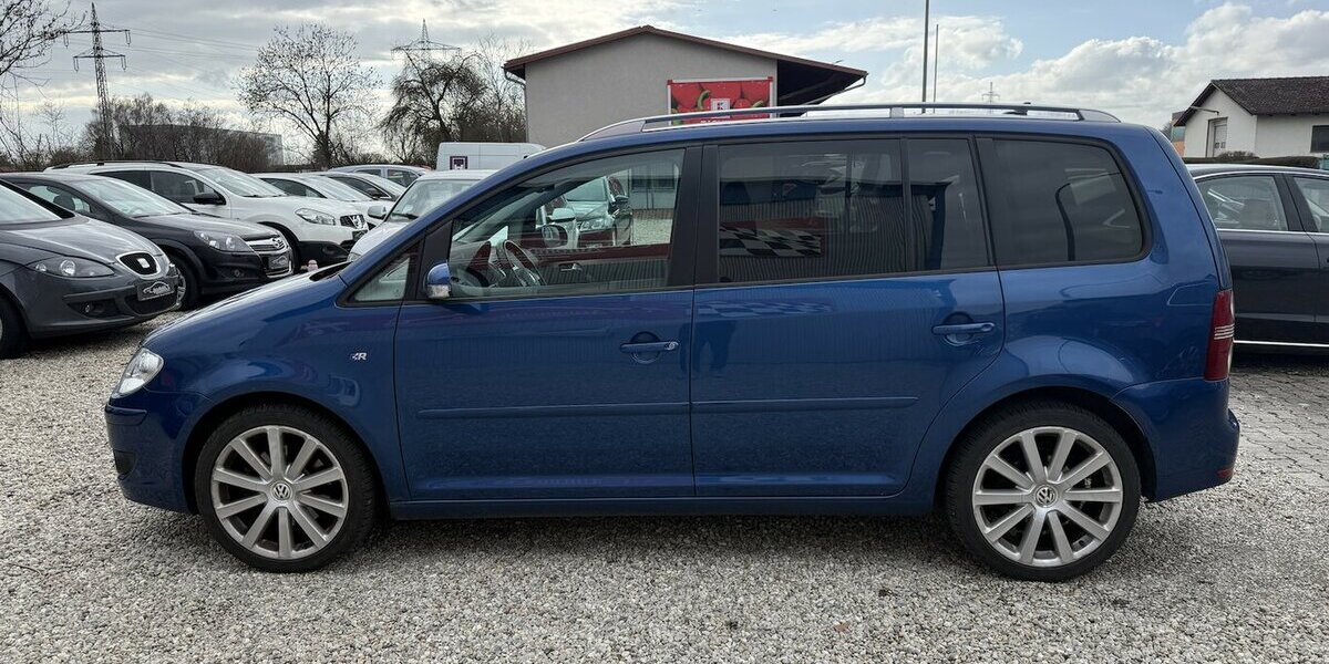VW Touran 1.4 TSI DSG R-Line Highline Xenon Navi PDC 143.500 km 6.980 &euro; Altdorf 84032