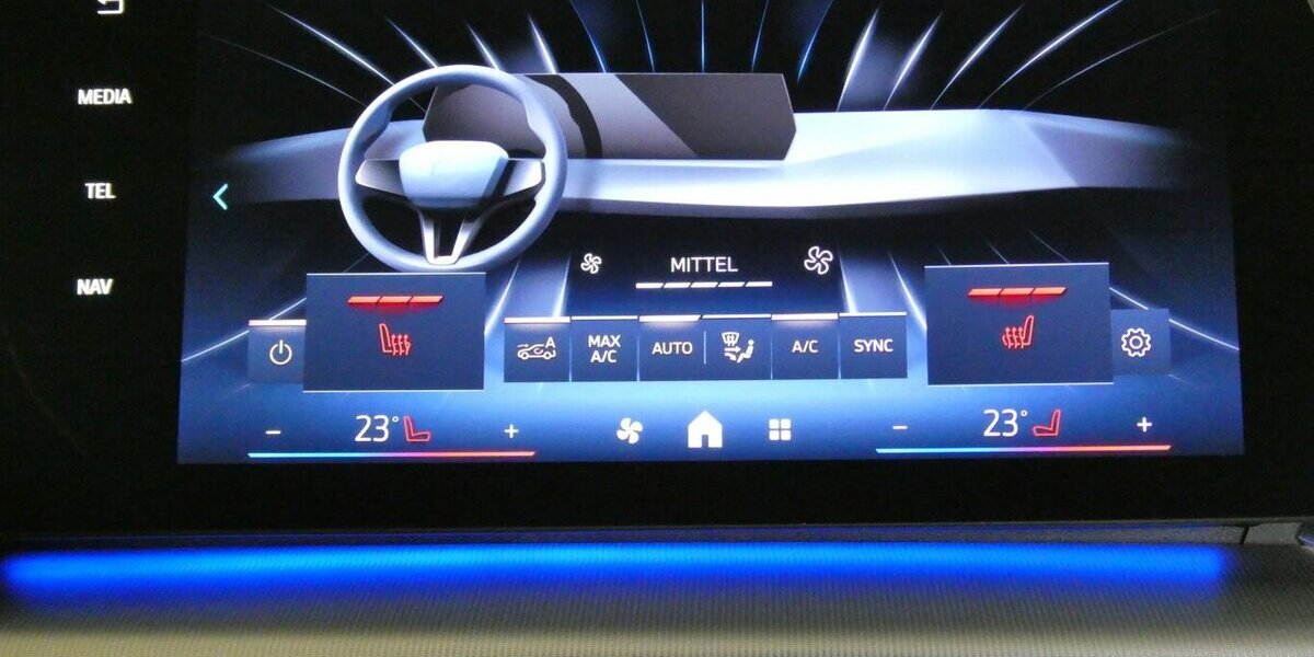 BMW X1 20d xDrive x-Line AHK,Leder,Driv.Ass.Plus 19.600 km 38.990 &euro; Landshut 84030